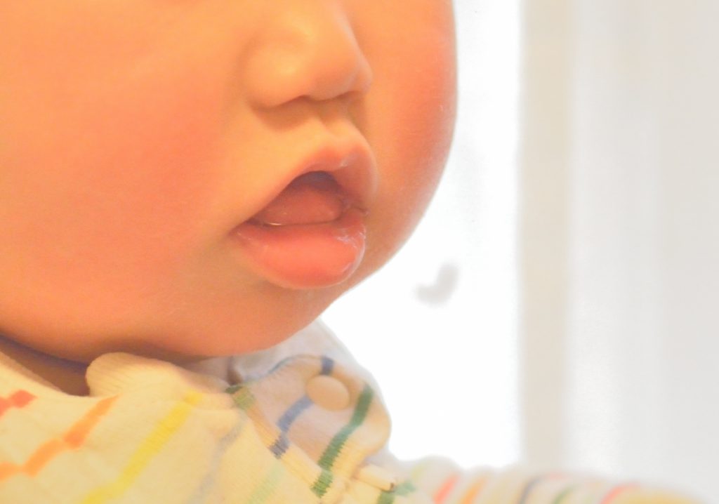 子供 赤ちゃん の鼻毛はいつから処理する お手入れ 切り方を解説